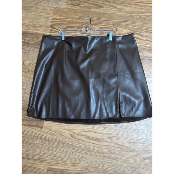 Old Navy Brown Faux Leather Mini Skirt 2X - Picture 3 of 5